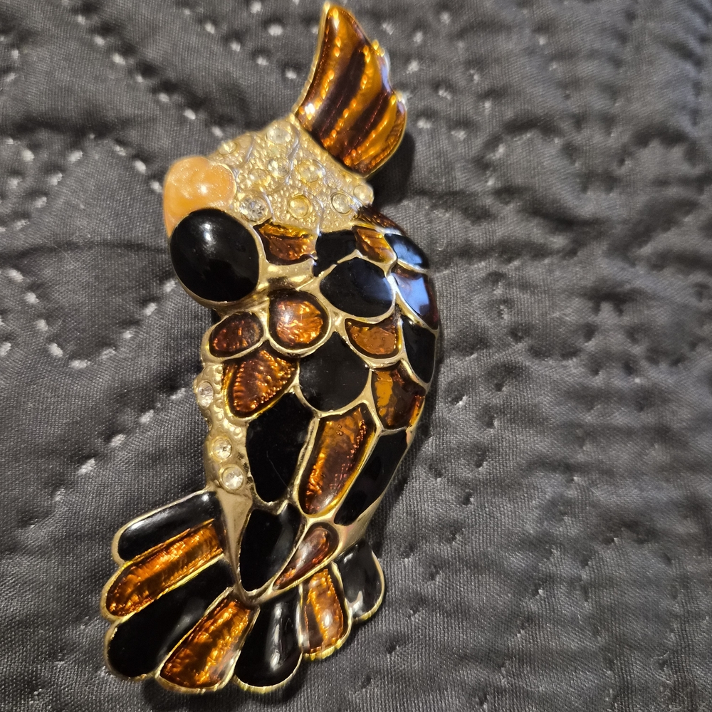 GLOWS Cockatoo Amber Onyx Enameled Vintage Art Deco Brooch